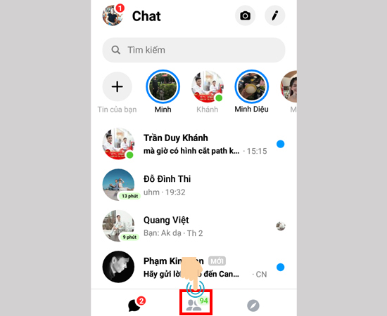 Trong Messenger, chọn "Danh bạ"